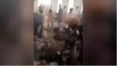 Pakistan'da bir medresede patlama: 7 ölü 72 yaralı Pakistan'da bir medresede patlama: 7 ölü 72 yaralı