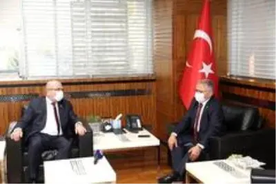 Rektör Karamustafa'dan Büyükkılıç'a teşekkür ziyareti Rektör Karamustafa'dan Büyükkılıç'a teşekkür ziyareti