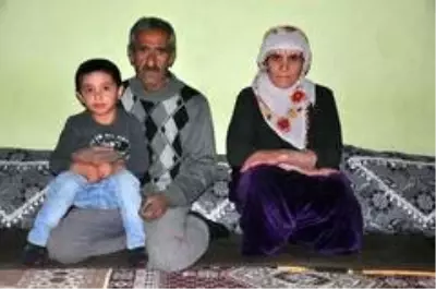 'Sarı Kız'ın sahibi Mehmet Emin Amca artık çok mutlu 'Sarı Kız'ın sahibi Mehmet Emin Amca artık çok mutlu