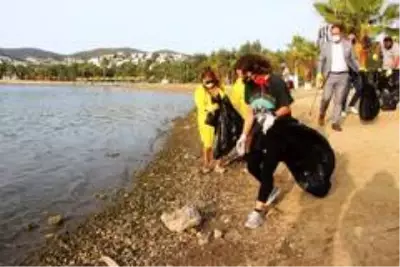 Sertab Erener, Bodrum'da çöp toplayıp isyan etti: Utanıyorum insan olmaktan Sertab Erener, Bodrum'da çöp toplayıp isyan etti: Utanıyorum insan olmaktan