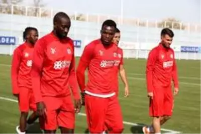 Sivasspor'da Maccabi Tel-Aviv maçının hazırlıkları başladı Sivasspor'da Maccabi Tel-Aviv maçının hazırlıkları başladı