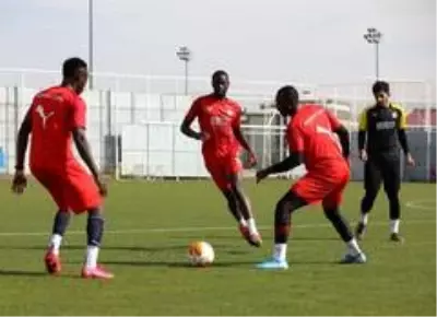 Sivasspor'da Maccabi Tel-Aviv maçının hazırlıkları başladı Sivasspor'da Maccabi Tel-Aviv maçının hazırlıkları başladı