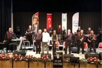 Söke'de müziğin efsaneleri Ege Kent Orkestrası'nda buluştu Söke'de müziğin efsaneleri Ege Kent Orkestrası'nda buluştu