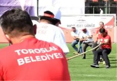 Toroslar personeli, Halat Çekme Şampiyonasında kupa için ter döktü Toroslar personeli, Halat Çekme Şampiyonasında kupa için ter döktü