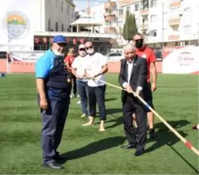 Toroslar personeli, Halat Çekme Şampiyonasında kupa için ter döktü Toroslar personeli, Halat Çekme Şampiyonasında kupa için ter döktü