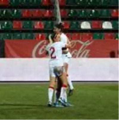 Kadın A Milli Takımı, Rusya'ya 4-2 yenildi Kadın A Milli Takımı, Rusya'ya 4-2 yenildi