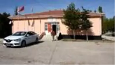 Turşu fabrikasına dönüştürülen atıl ilkokul binası kadınlara iş kapısı oldu Turşu fabrikasına dönüştürülen atıl ilkokul binası kadınlara iş kapısı oldu