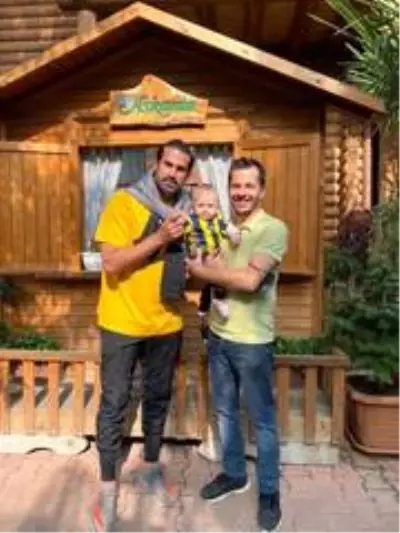 Volkan Demirel, yeni yaşını İznik'te kutladı (YENİDEN) Volkan Demirel, yeni yaşını İznik'te kutladı (YENİDEN)