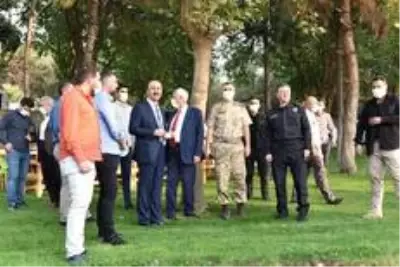 Vali Erin Ceylanpınar halkıyla bira raya geldi Vali Erin Ceylanpınar halkıyla bira raya geldi