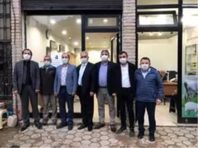Van'dan Giresun'daki selden zarar gören berber ve kuaförlere destek Van'dan Giresun'daki selden zarar gören berber ve kuaförlere destek