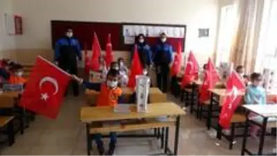 - Van Emniyet Müdürlüğünden minikler için anlamlı etkinlik - Van Emniyet Müdürlüğünden minikler için anlamlı etkinlik