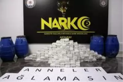Van otlu peynir içinde 106 kilo eroin sevkiyatına NSM darbesi Van otlu peynir içinde 106 kilo eroin sevkiyatına NSM darbesi