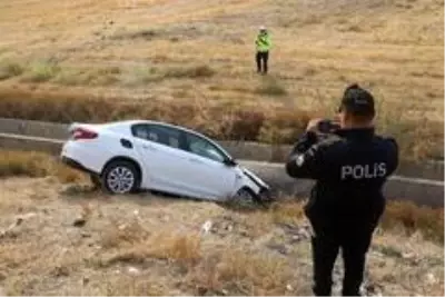 - Yaralı sürücünün yardımına vatandaşlar yetişti - Yaralı sürücünün yardımına vatandaşlar yetişti