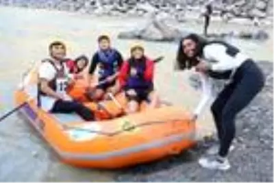Zap Suyu'nda Türkiye Rafting Şampiyonası heyecanı Zap Suyu'nda Türkiye Rafting Şampiyonası heyecanı