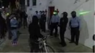 ABD'nin Philadelphia kentinde polisin bir siyahiyi öldürmesine yönelik protestolar sürüyor (2) ABD'nin Philadelphia kentinde polisin bir siyahiyi öldürmesine yönelik protestolar sürüyor (2)