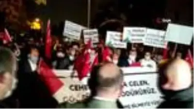 AK Parti Gençlik Kolları'ndan Fransa Büyükelçiliği önünde 'Charlie Hebdo' protestosu AK Parti Gençlik Kolları'ndan Fransa Büyükelçiliği önünde 'Charlie Hebdo' protestosu