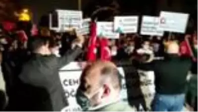 AK Parti Gençlik Kolları'ndan Fransa Büyükelçiliği önünde 'Charlie Hebdo' protestosu AK Parti Gençlik Kolları'ndan Fransa Büyükelçiliği önünde 'Charlie Hebdo' protestosu