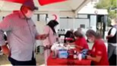 Alaşehirliler kan vermek için tek yürek oldu Alaşehirliler kan vermek için tek yürek oldu