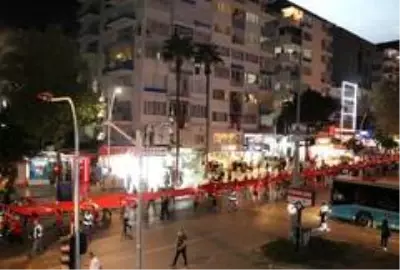 Antalya'da meşaleli cumhuriyet yürüyüşü Antalya'da meşaleli cumhuriyet yürüyüşü