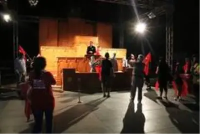 Antalya'da meşaleli cumhuriyet yürüyüşü Antalya'da meşaleli cumhuriyet yürüyüşü