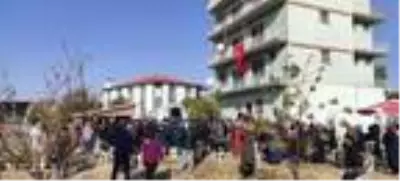 Arama yaptığı gemide düşerek yaşamını yitiren memur, toprağa verildi Arama yaptığı gemide düşerek yaşamını yitiren memur, toprağa verildi