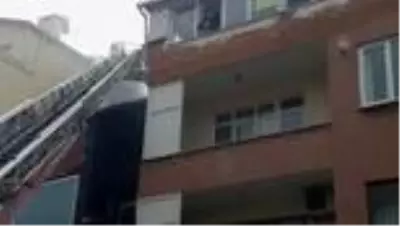 Son dakika haber! Ataşehir'de 3 katlı iş yerinin çatısı yandı Son dakika haber! Ataşehir'de 3 katlı iş yerinin çatısı yandı