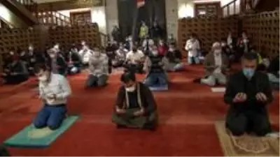 Başkent'te Mevlit Kandili dualarla idrak edildi Başkent'te Mevlit Kandili dualarla idrak edildi