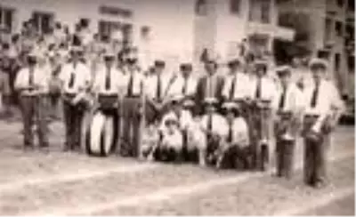 Belediye bandosunda 48 yıl çaldığı davula 78 yaşında veda etti Belediye bandosunda 48 yıl çaldığı davula 78 yaşında veda etti