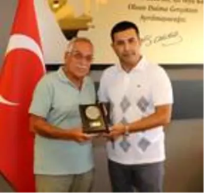 Belediye bandosunda 48 yıl çaldığı davula 78 yaşında veda etti Belediye bandosunda 48 yıl çaldığı davula 78 yaşında veda etti