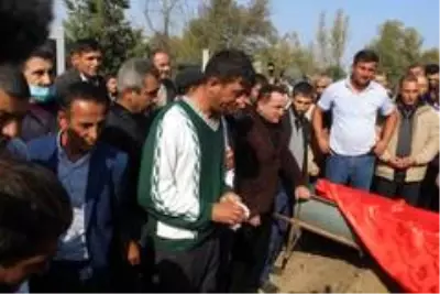 - Berde'deki hain saldırıda can verenler toprağa verildi- Gözyaşları sel oldu - Berde'deki hain saldırıda can verenler toprağa verildi- Gözyaşları sel oldu