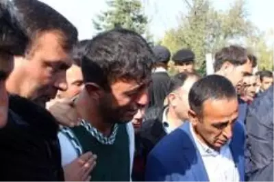 - Berde'deki hain saldırıda can verenler toprağa verildi- Gözyaşları sel oldu - Berde'deki hain saldırıda can verenler toprağa verildi- Gözyaşları sel oldu