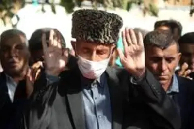 - Berde'deki hain saldırıda can verenler toprağa verildi- Gözyaşları sel oldu - Berde'deki hain saldırıda can verenler toprağa verildi- Gözyaşları sel oldu