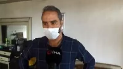 Bir kişinin hayatını kaybettiği yangında ev küle dönerken, duvarda asılı olan Türk bayrağı zarar görmedi Bir kişinin hayatını kaybettiği yangında ev küle dönerken, duvarda asılı olan Türk bayrağı zarar görmedi