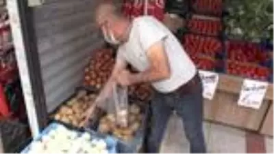 Bir markette başlatılan askıda meyve sebze uygulaması ilgi görüyor