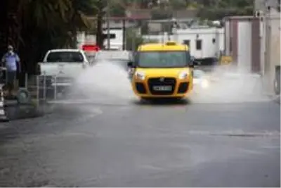 Bodrum'da sokaklar göle döndü Bodrum'da sokaklar göle döndü