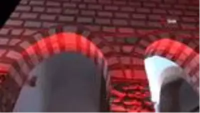 Bursa'da 600 yıllık camii küllerinden doğdu Bursa'da 600 yıllık camii küllerinden doğdu
