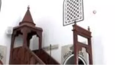 Bursa'da 600 yıllık camii küllerinden doğdu Bursa'da 600 yıllık camii küllerinden doğdu