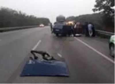 Son dakika gündem: Bursa'da, otomobil TIR'a çarptı: 1 ölü, 4 yaralı Son dakika gündem: Bursa'da, otomobil TIR'a çarptı: 1 ölü, 4 yaralı