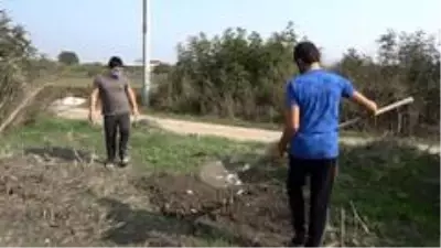 Yumurtasını çalan yavru köpeği pompalı tüfekle vurdu! Köpeğin sahibi gözyaşlarına hakim olamadı Yumurtasını çalan yavru köpeği pompalı tüfekle vurdu! Köpeğin sahibi gözyaşlarına hakim olamadı