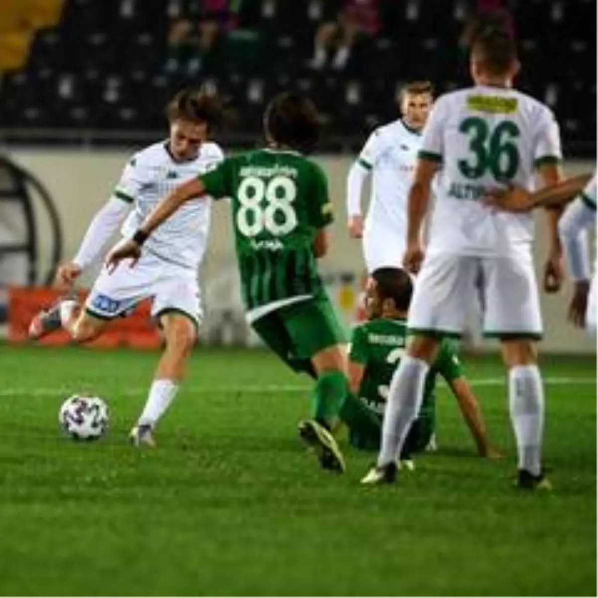 Bursaspor topu rakibe bırakıyor