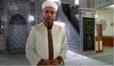 Son Dakika | Camiye giren çocukların imam ile oyunu yürekleri ısıttı Son Dakika | Camiye giren çocukların imam ile oyunu yürekleri ısıttı