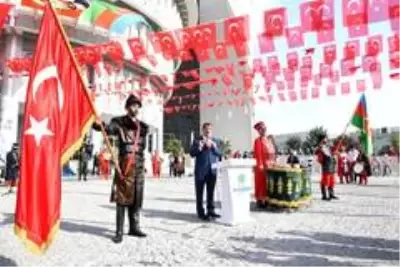 Cumhuriyet kortej yürüyüşü ilgi gördü Cumhuriyet kortej yürüyüşü ilgi gördü