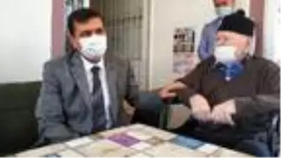 Vali Arslantaş'tan Cumhuriyet doğumlu Mehmet dedeye doğum günü sürprizi