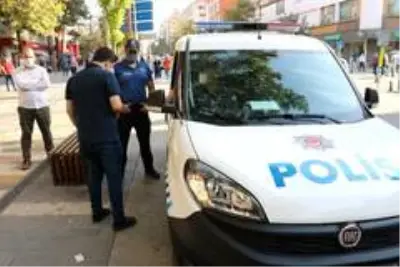 Son dakika! Polis ekipleri maske denetimlerine hız kesmeden devam ediyor Son dakika! Polis ekipleri maske denetimlerine hız kesmeden devam ediyor