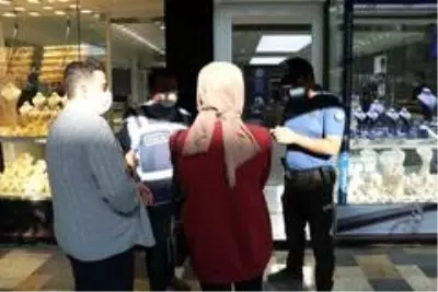 Son dakika! Polis ekipleri maske denetimlerine hız kesmeden devam ediyor Son dakika! Polis ekipleri maske denetimlerine hız kesmeden devam ediyor