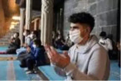 Diyarbakır'da koronavirüs tedbirli 'Mevlid Kandili' programı Diyarbakır'da koronavirüs tedbirli 'Mevlid Kandili' programı