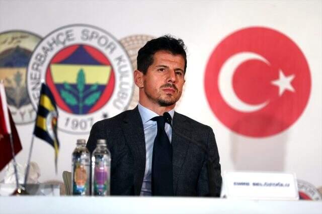 Emre Belözoğlu en büyük hayalini bu sözlerle anlattı: Bu memleketin çocuklarına F.Bahçe forması giydirmek istiyorum Emre Belözoğlu en büyük hayalini bu sözlerle anlattı: Bu memleketin çocuklarına F.Bahçe forması giydirmek istiyorum