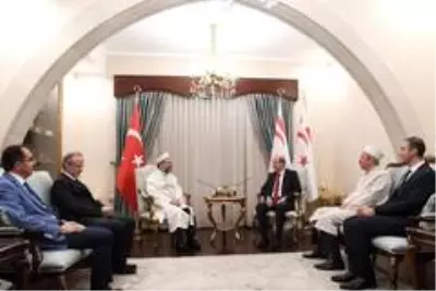 Son dakika... KKTC Cumhurbaşkanı Tatar, Türkiye Diyanet İşleri Başkanı Erbaş'ı kabul etti Son dakika... KKTC Cumhurbaşkanı Tatar, Türkiye Diyanet İşleri Başkanı Erbaş'ı kabul etti