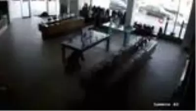 Ermenistan'ın Berde'de sivillere füzeyle saldırdığı anlar kamerada Ermenistan'ın Berde'de sivillere füzeyle saldırdığı anlar kamerada