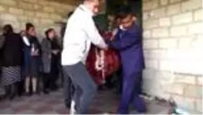 Son dakika... Ermenistan saldırısında hayatını kaybeden 4 sivil son yolcuğuna uğurlandı - BERDE Son dakika... Ermenistan saldırısında hayatını kaybeden 4 sivil son yolcuğuna uğurlandı - BERDE